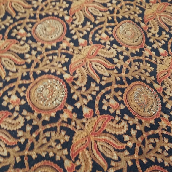 NWOT Crate & Barrel Table Runner - Picture 2 of 5